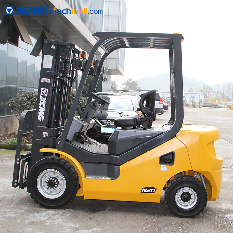 XCMG 2 ton small diesel forklift CPC20T3 four wheel with CE price