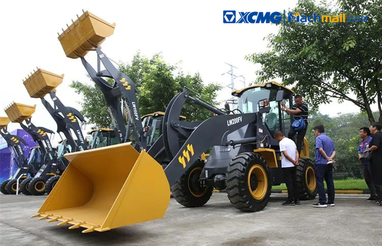 2 ton XCMG mini wheel loader LW200FV for sale