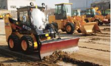 XCMG Official Multifunctional XC760K 1 ton Mini SkidSteer Loader With Attachments