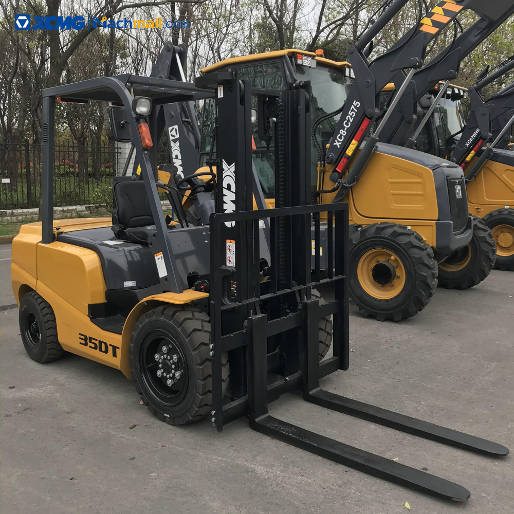 XCMG official 4*4 diesel forklift 2.5 ton 3 ton 3.5 ton with forklift part price