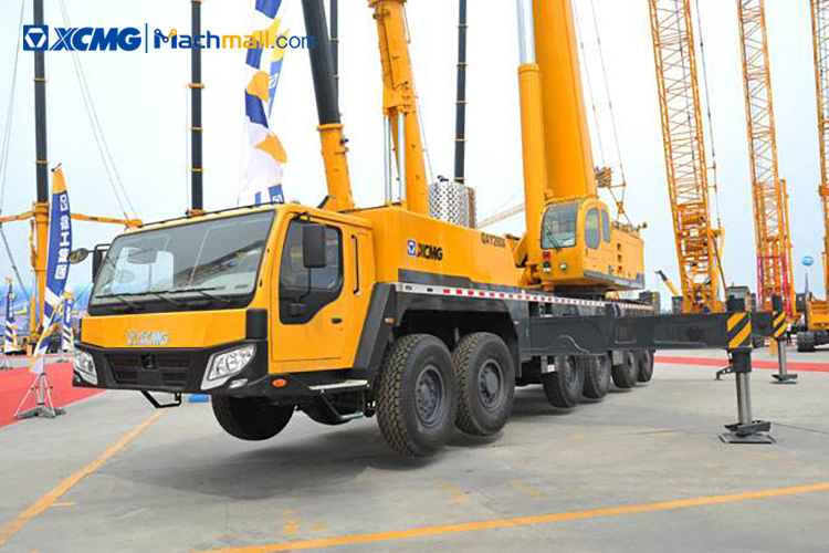 Cheap all terrain crane XCMG 260 ton QAY260 on sale