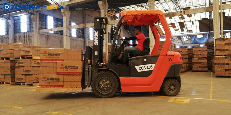 XCMG new 3.5 ton lithium battery forklift XCB-L35 with 2m mast height price