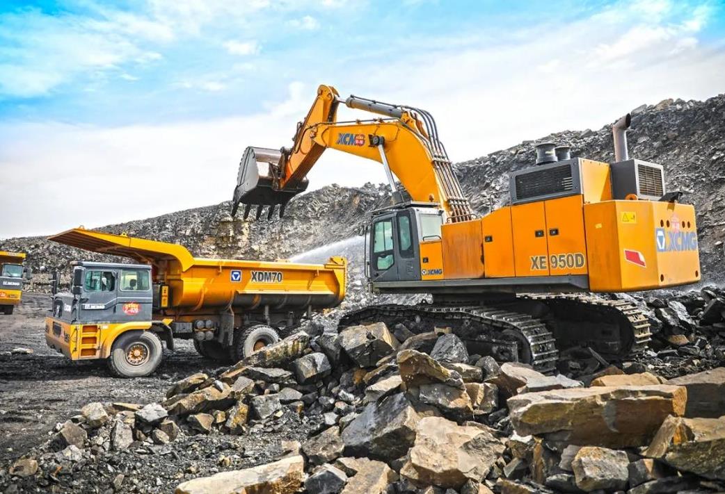 XCMG Official XE950DH mining hydraulic excavator for sale