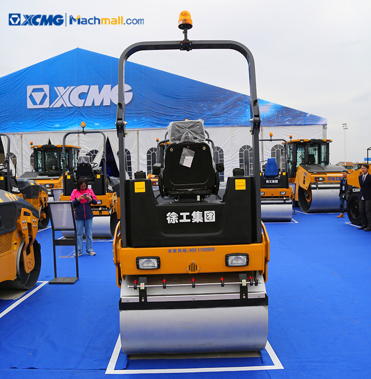 XCMG 3 ton road construction equipment vibrating road roller XMR303S price