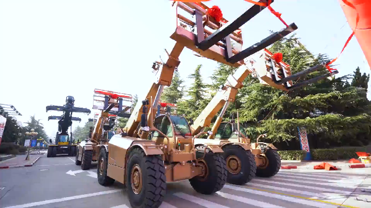 XCMG 23 ton Telehanlder XTF23010 Chinese Maximal Telescopic Forklift For Sale