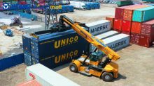 China XCMG 10 ton 16m Reach Stacker for 20ft 40ft Container Price