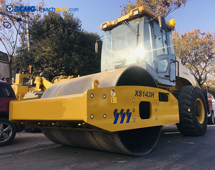 XCMG 14 ton Single Drum Vibratory Road Roller XS143H price