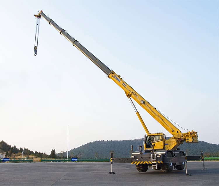 XCMG official 70 ton telescopic rough terrain cranes XCR70 price