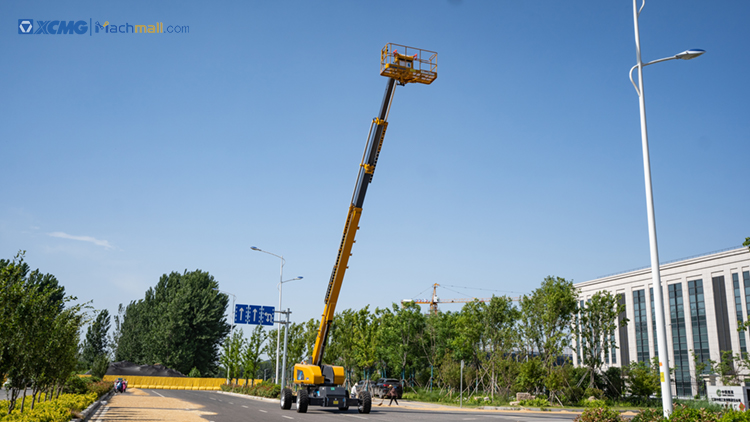 XCMG brand new series 40m aerial work platform boom lift portable Straight arm XGS40K price