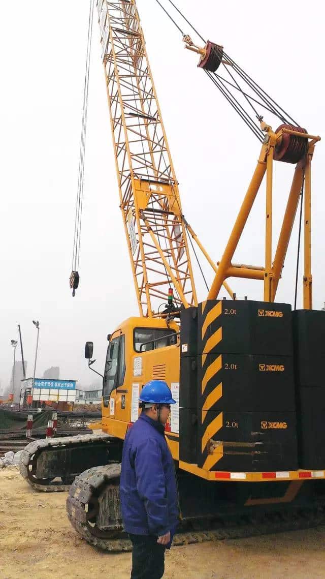 China XCMG hydraulic crawler crane 80 ton XGC85 price