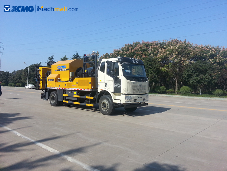 XCMG 4×2 road maintenance vehicle XLY103TB for sale