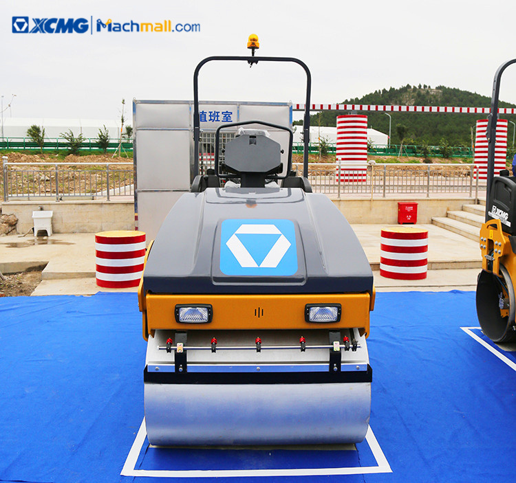 XCMG 3 ton road construction equipment vibrating road roller XMR303S price