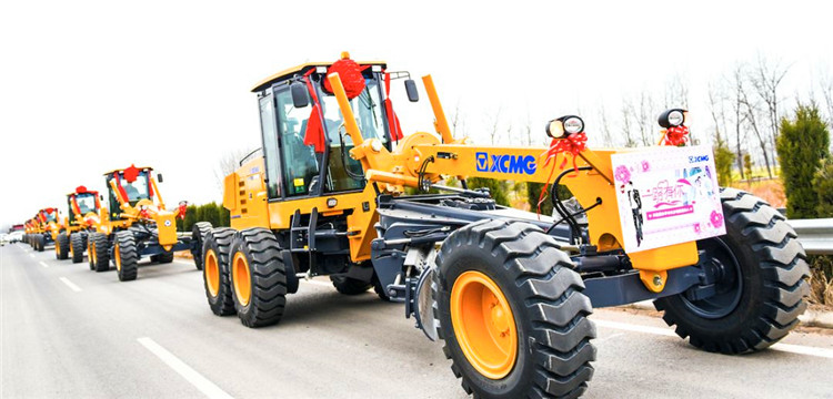 XCMG factory small road grader machine 180 HP GR1803 for sale