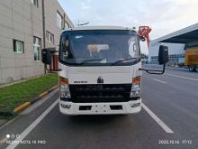 XCMG Official asphalt sprayer XLS305A road maintenance price