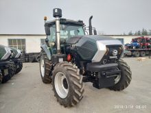 Made in China 130HP 4WD 4/6 Cylinder Walking Agricultural Machinery Farm Tractor