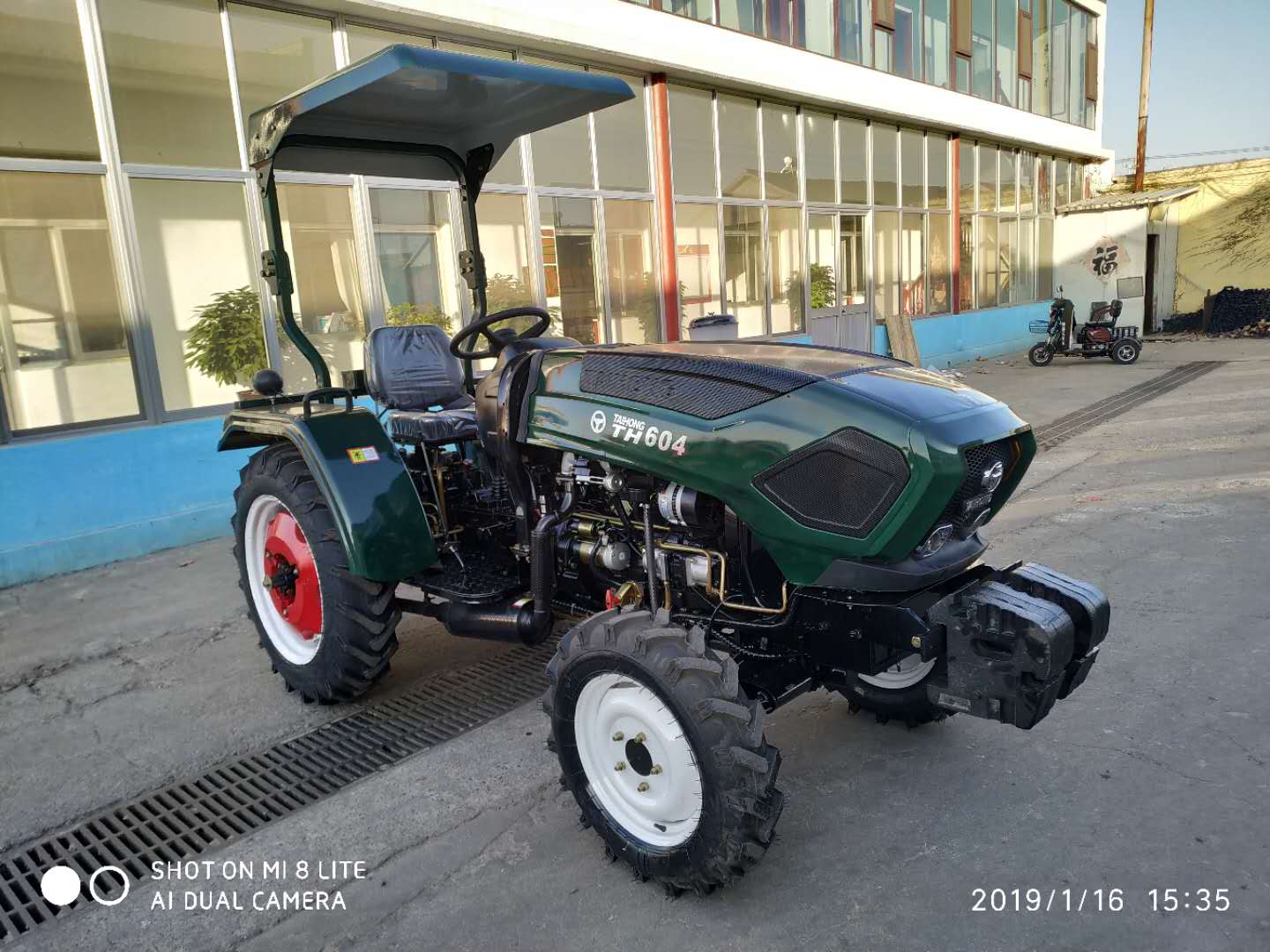 China Factory Supply 60HP 4WD Farm Machine Agricultural Tractors
