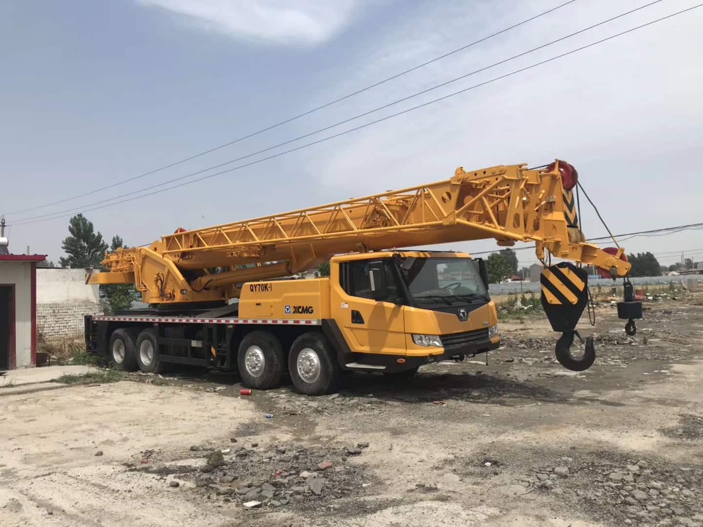 chinese brand QY70K used crane used 70ton xcmg truck crane for sale