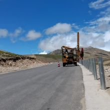 Hengxing portable hydraulic guardrail pile drivers HXT36 for highway price