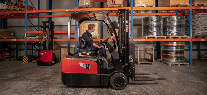 EP small three-wheeled electric forklift with Lithium battery 1.5 ton price