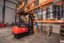 EP small three-wheeled electric forklift with Lithium battery 1.5 ton price