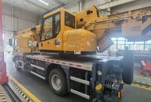 XCMG Official 12 Ton Used Truck Crane Mini Mobile Crane XCT12 in stock