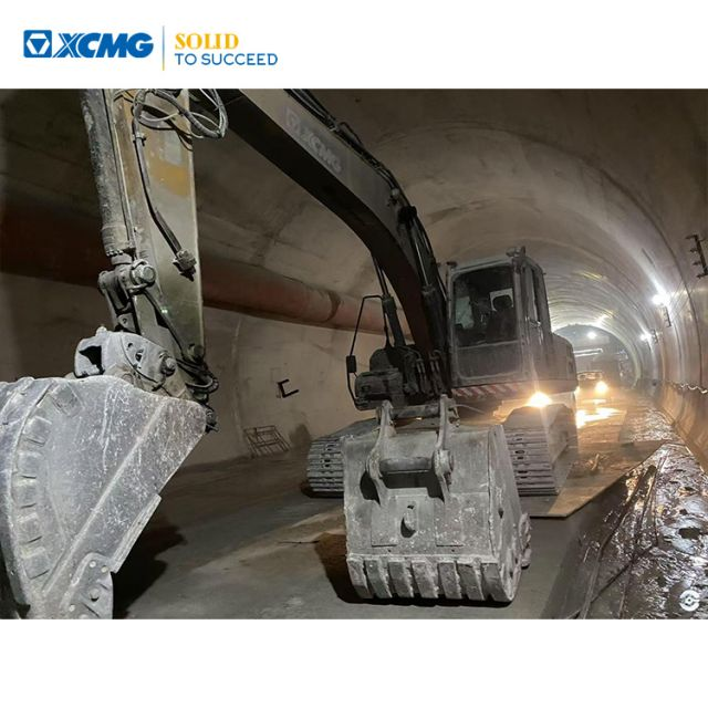 XCMG 21 Ton Used Engineering Construction Machinery Crawler Excavator XE215DA Price