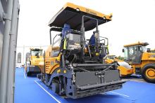 XCMG RP753 Paver Block Making Machine Rubber Track For Mini Asphalt Paver Price