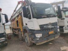 XCMG Used concrete pump truck 4 bridges HB62V with imported famous brand engine good prize