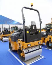 XCMG used vibratory tamping roller 2 ton hand-pushing road roller XMR203