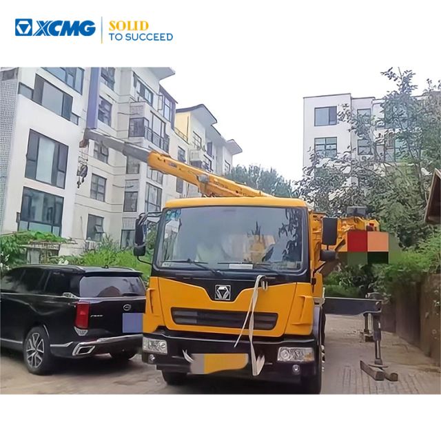 XCMG Offixial Used crane XCT12 12 ton high quality small truck crane for sale