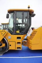 XCMG 13t Used Vibration Road Roller XD133 Price