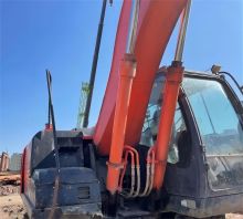 Hitachi ZX200-5 second hand Hydraulic crawler excavator/Used digging machine