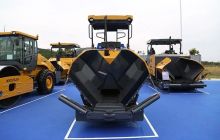 XCMG RP505 Driveway Small Asphalt Finisher 3M Mini Paver Roller Concrete Road Leveling Machine