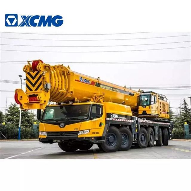 XCMG 300ton QAY300A Used truck cranes For Sale
