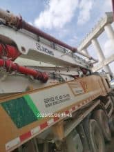 XCMG Used concrete pump truck 4 bridges HB62V with imported famous brand engine good prize