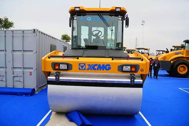 XCMG Used 12t double drum road roller compactor XD123E price for sale ...