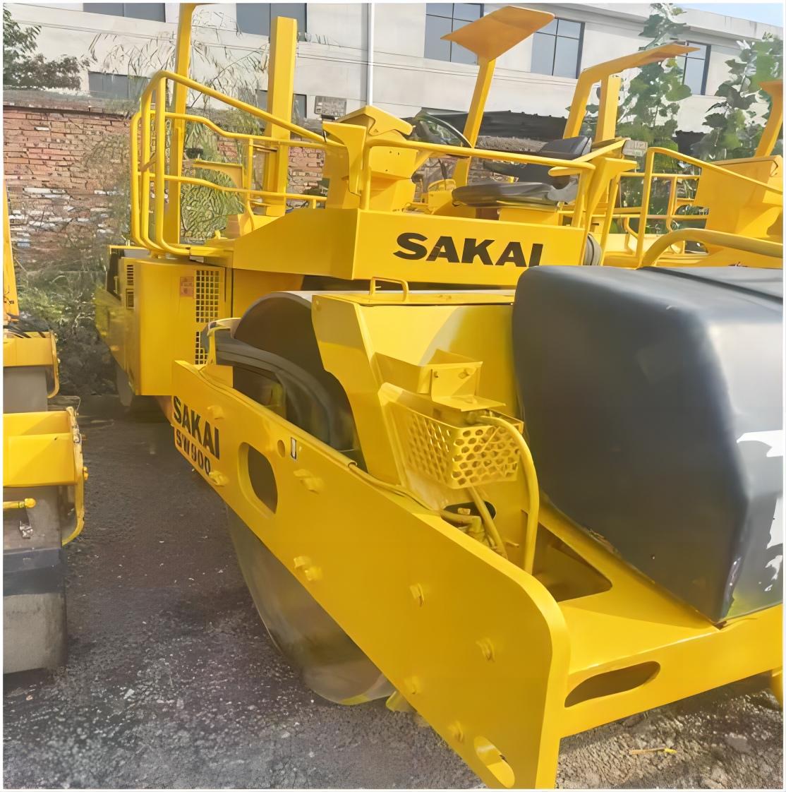 SAKAI SW900 Chilsonator Roller Compactor Used Asphalt