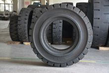 pneumatic rim solid rubber tire wheel for heavy duty forklift blender mixer trailer 9.00-20 10.00-20