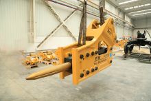 BUT hydraulic breaker hammer HJW165 with 165mm chisel diameter for excavator sale
