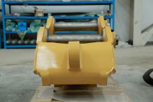 BUT accessory excavator quick hitch applicable for 8 ton excavator price