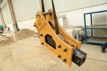 BUT excavator spare parts hydraulic breaker 75mm chisel diameter for sale