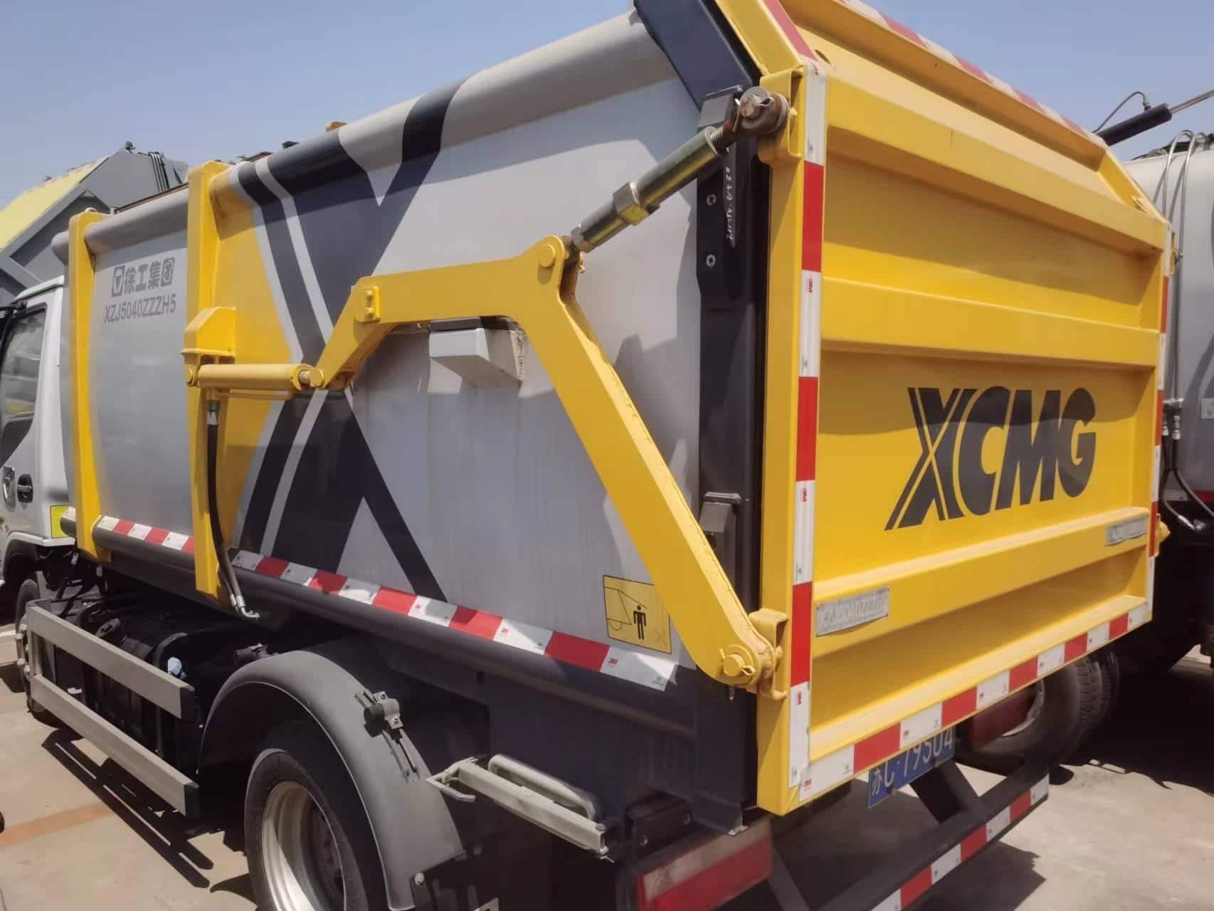 XCMG used self-loading garbage truck XZJ5040ZZZH5