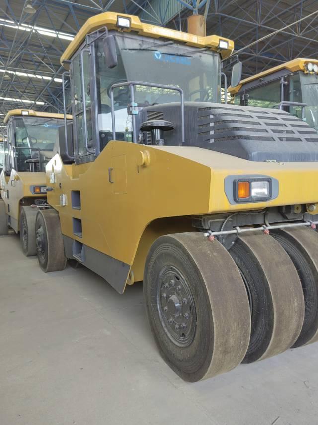 Used XCMG XP303K tire roller (30 tons of rubber wheels)