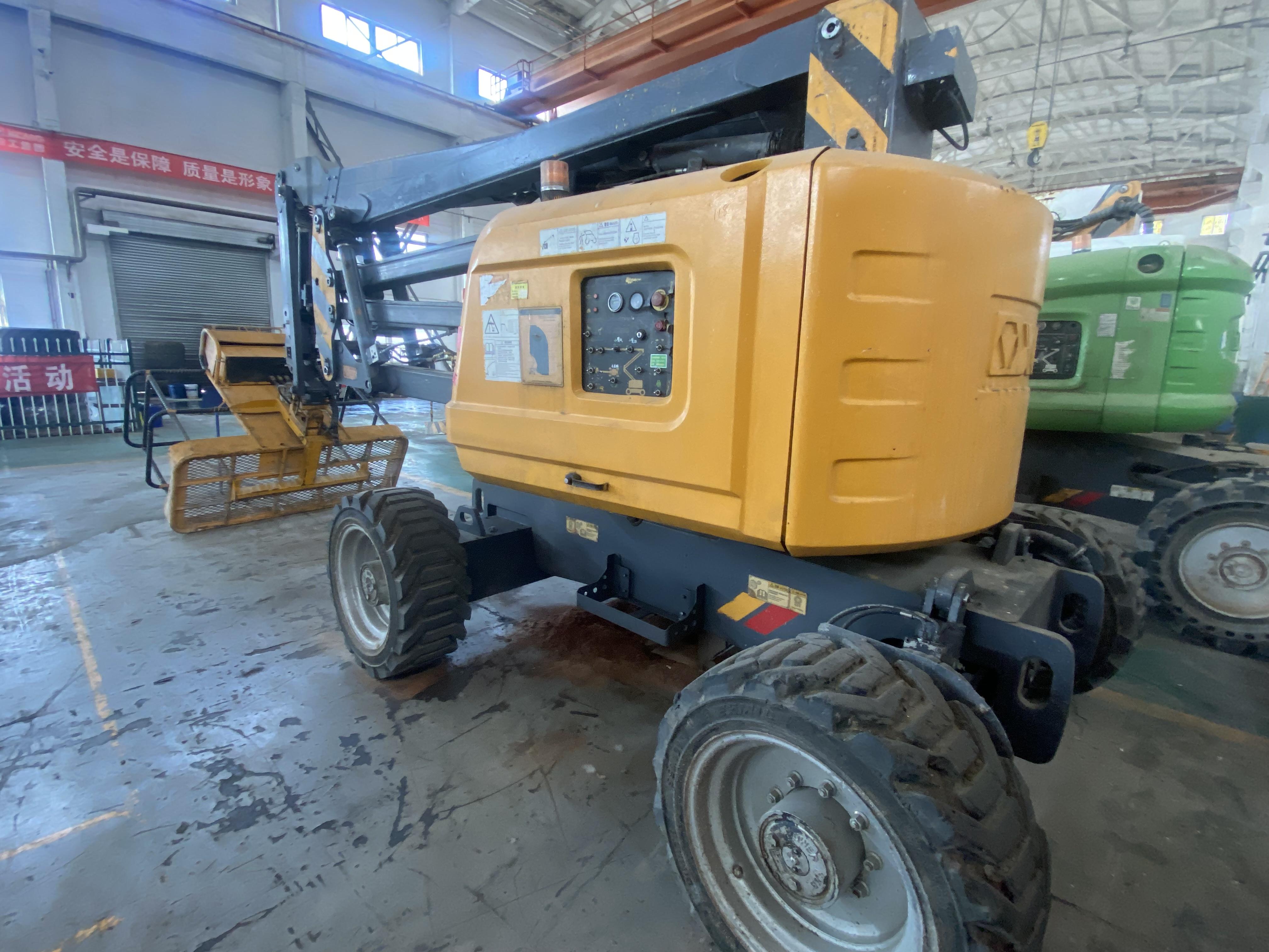 XCMG used articulated boom lift GTBZ14