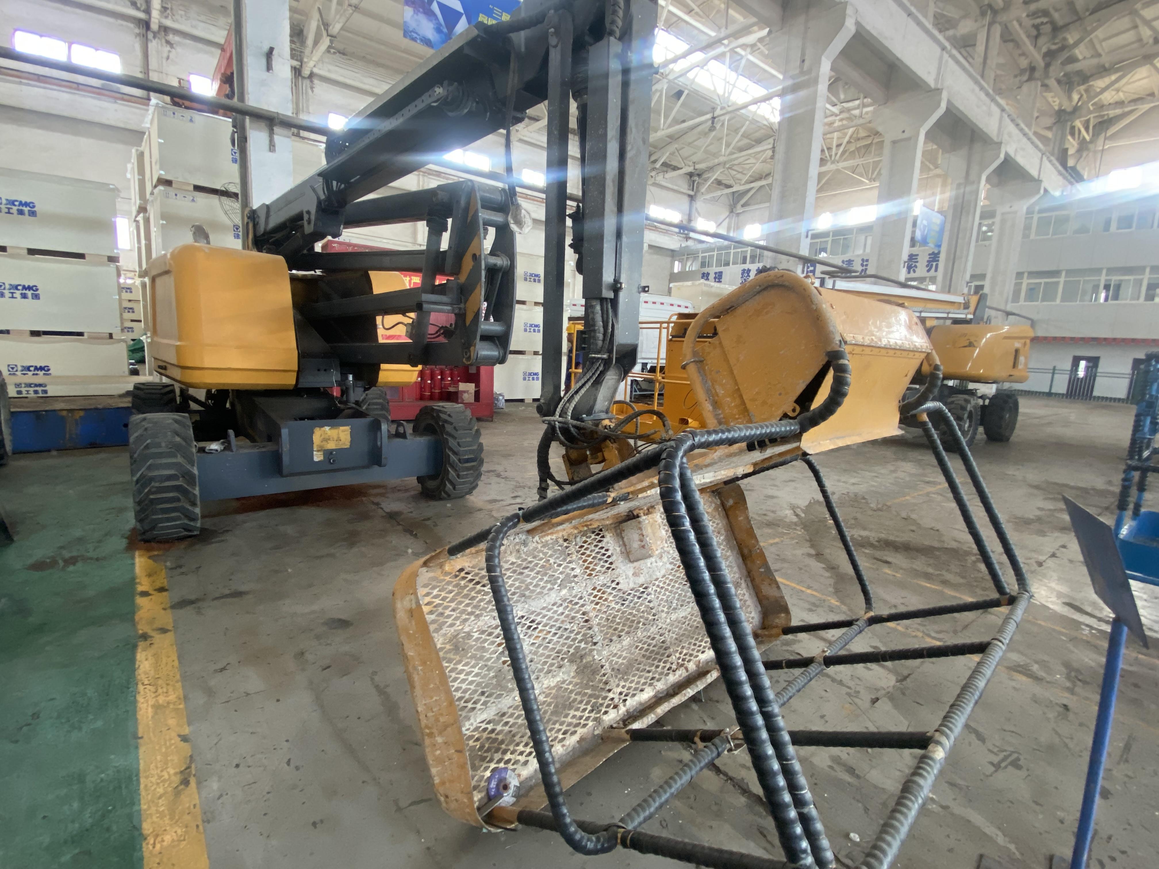 XCMG used articulated boom lift GTBZ14