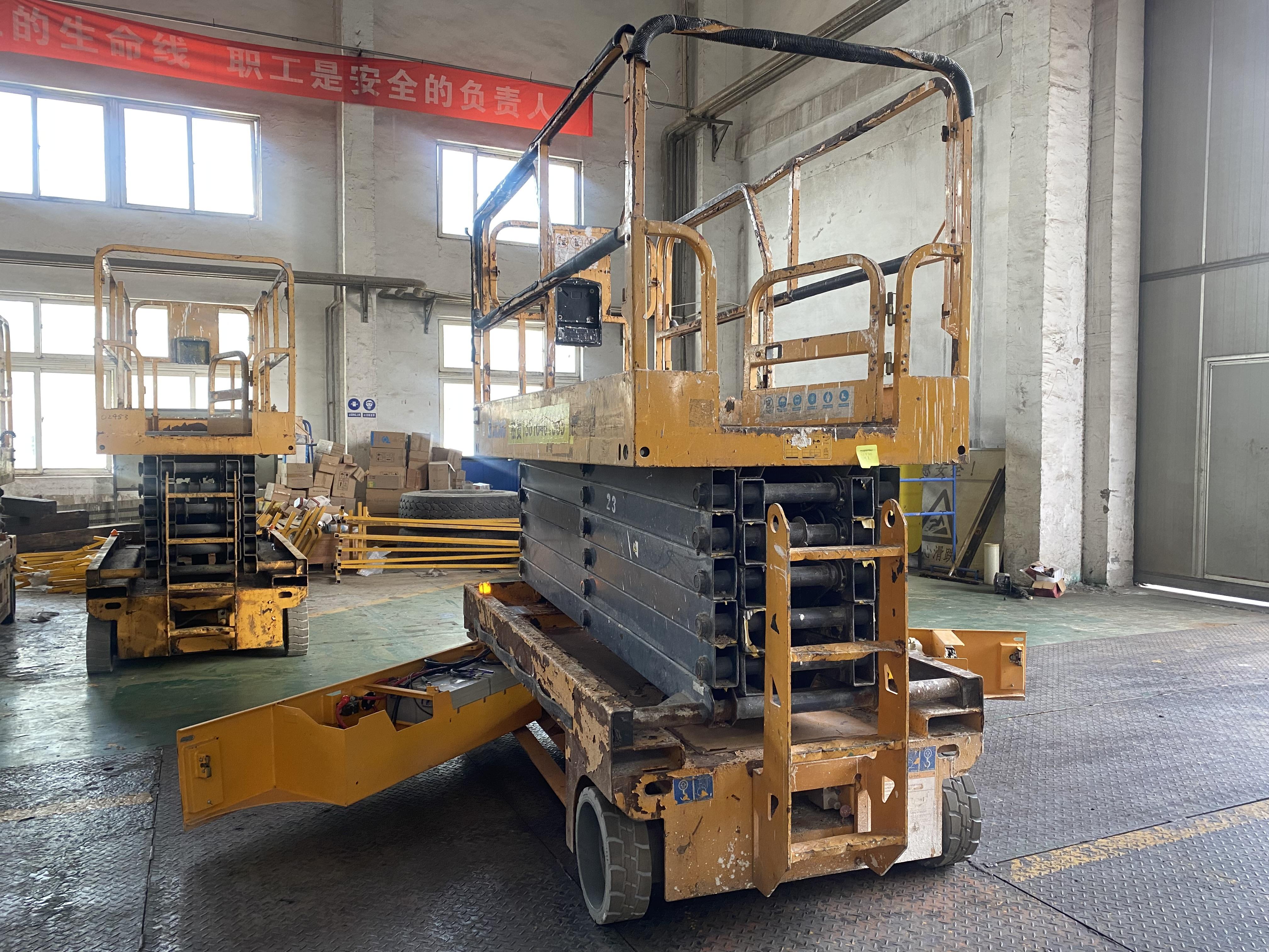 XCMG used scissor lift work platform GTJZ1412