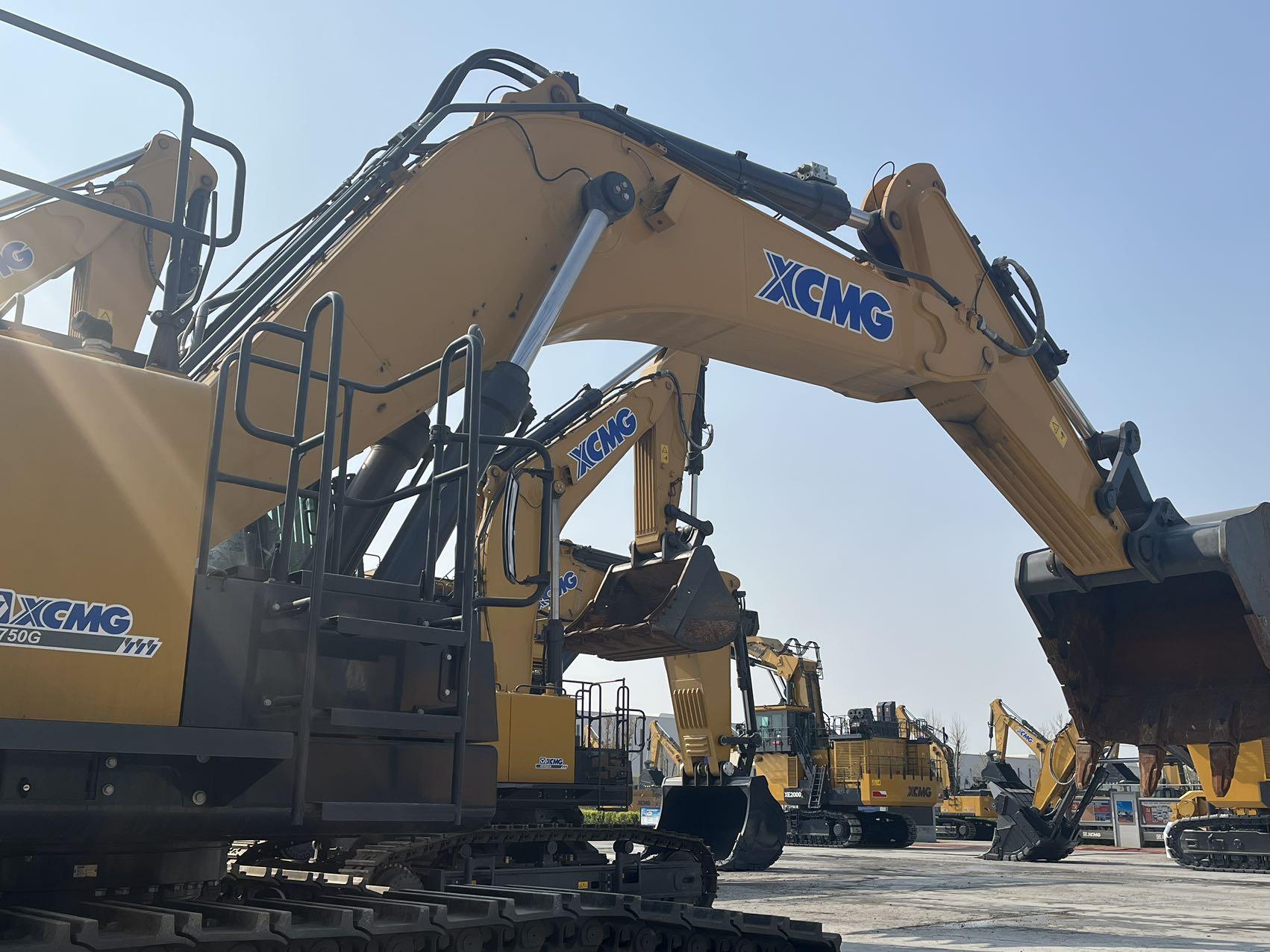 XCMG used Mining Excavator XE750G