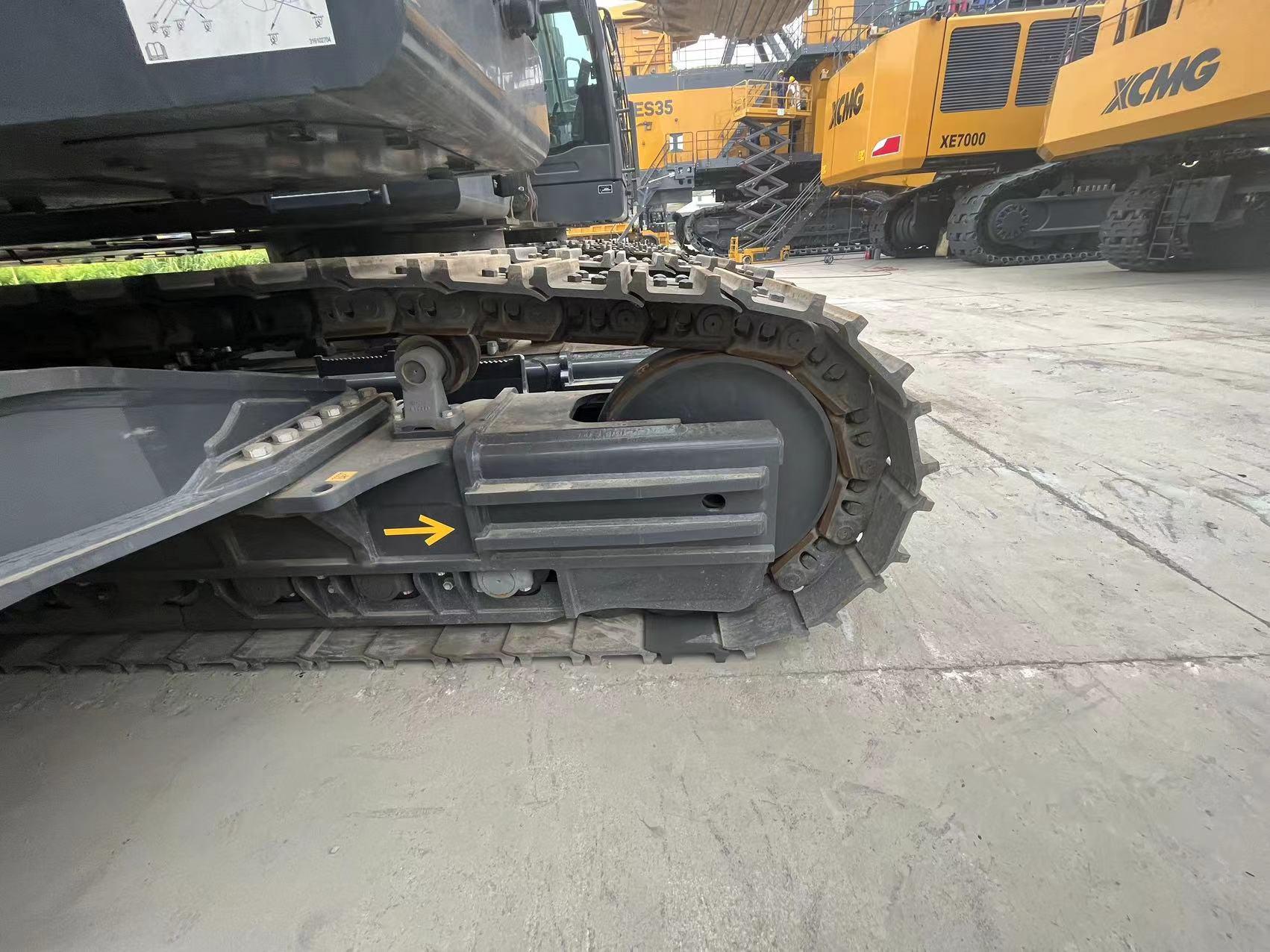 XCMG used Mining Excavator XE750G