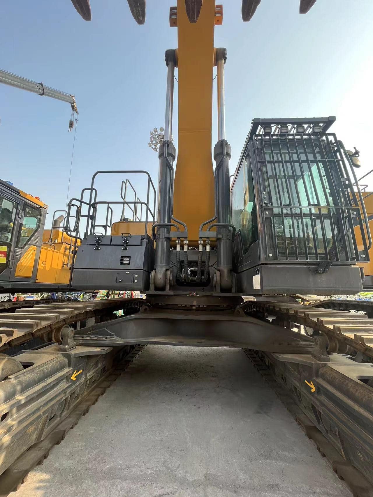 XCMG used Mining Crawler Heavy Excavator XE800D