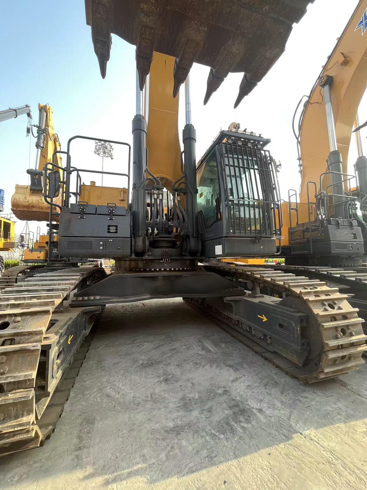 XCMG used Heavy Crawler Excavator in Mine XE950DA